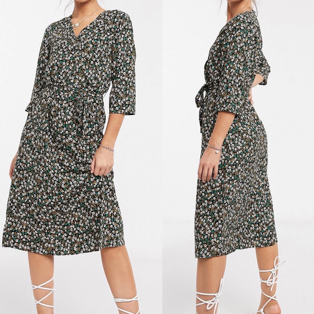 NWT* Wrap floral midi dress